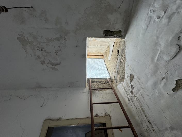 Image No.18-2 Bed Townhouse for sale