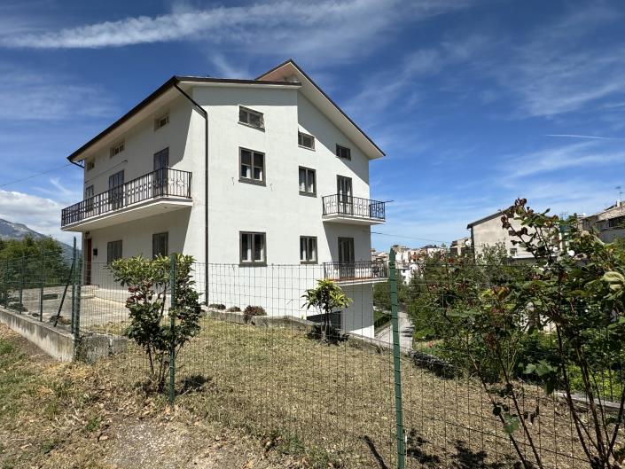 Image No.2-2 Bed Townhouse for sale