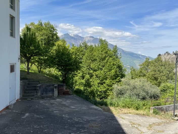 Image No.25-2 Bed Townhouse for sale