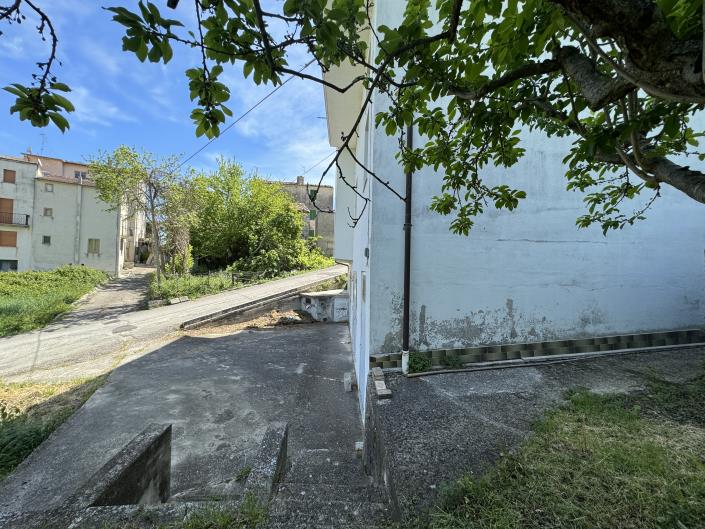 Image No.37-2 Bed Townhouse for sale