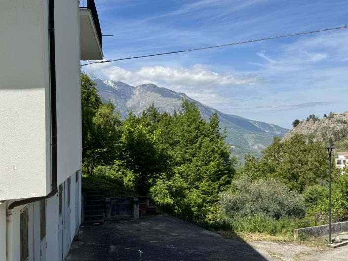 Image No.39-2 Bed Townhouse for sale