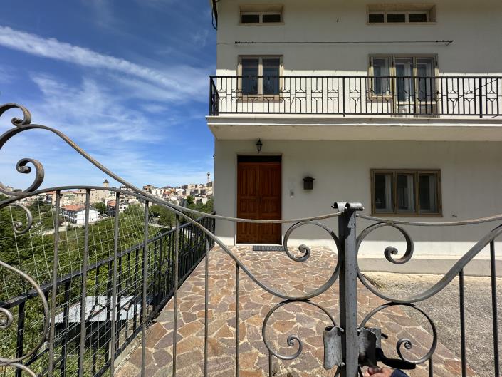 Image No.3-2 Bed Townhouse for sale