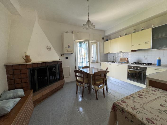 Image No.14-2 Bed Townhouse for sale