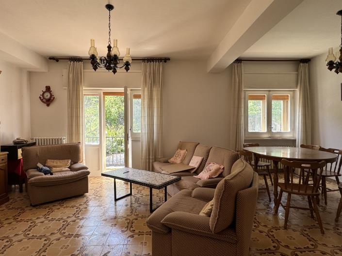 Image No.11-2 Bed Townhouse for sale