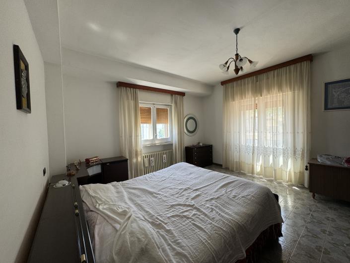 Image No.20-2 Bed Townhouse for sale