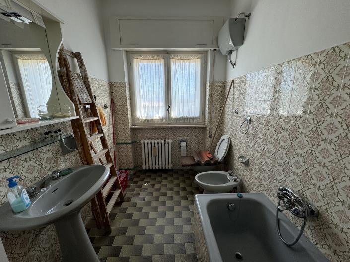 Image No.22-2 Bed Townhouse for sale