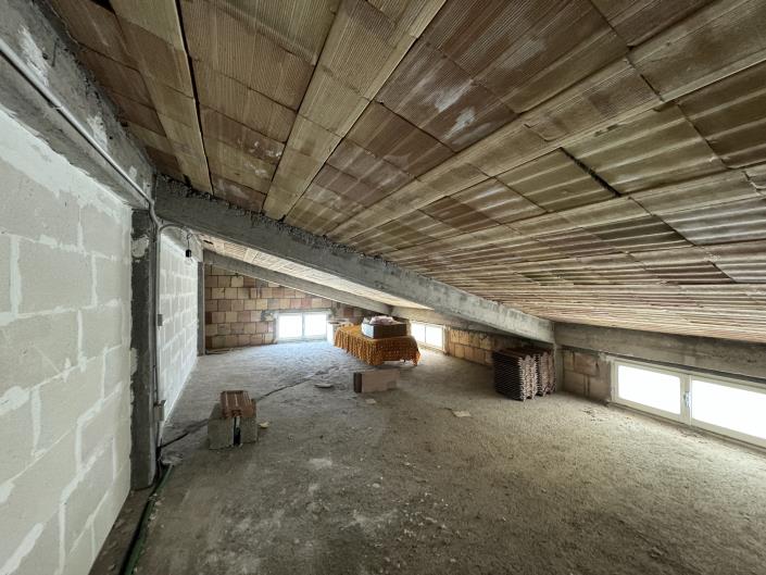 Image No.50-2 Bed Townhouse for sale