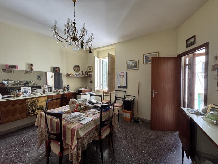 Image No.5-2 Bed House for sale