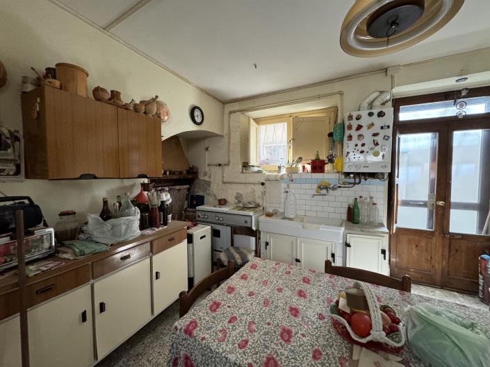 Image No.8-2 Bed House for sale