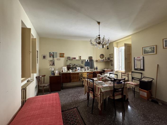 Image No.11-2 Bed House for sale