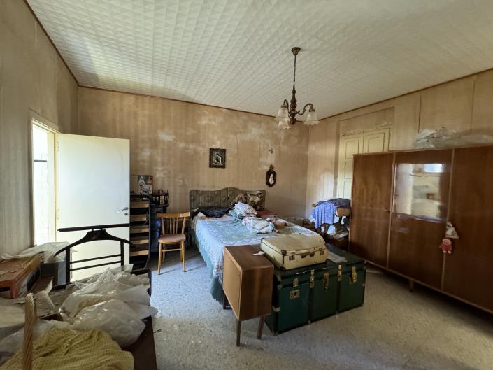 Image No.17-2 Bed House for sale