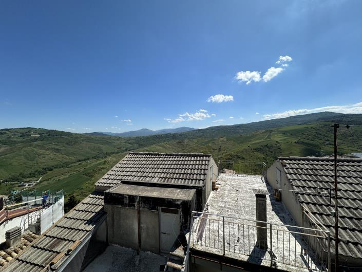 Image No.28-2 Bed House for sale