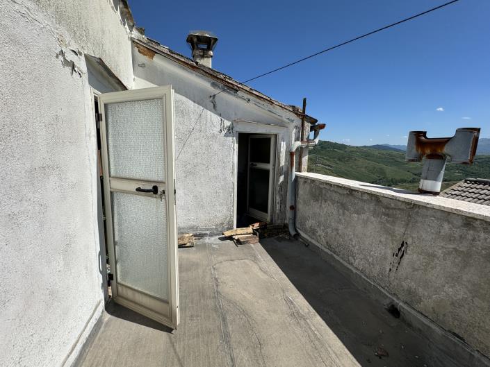 Image No.30-2 Bed House for sale