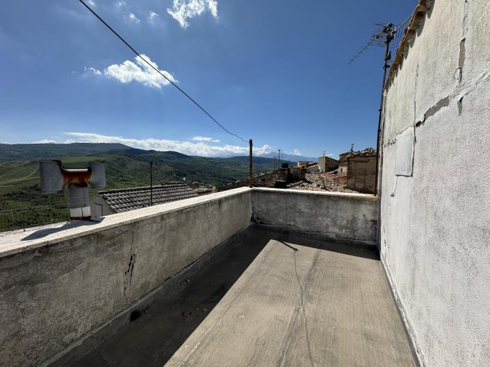 Image No.31-2 Bed House for sale