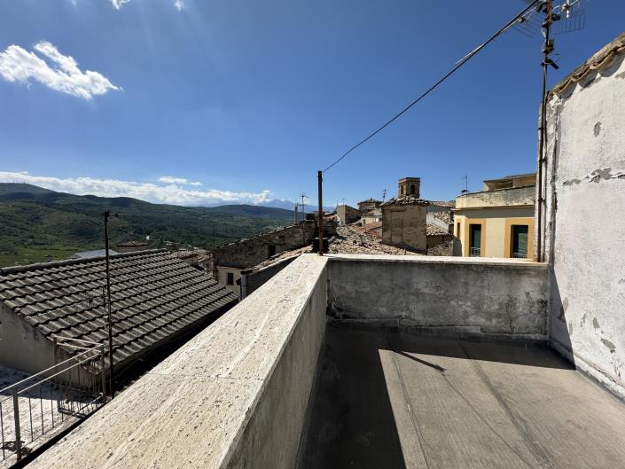 Image No.32-2 Bed House for sale