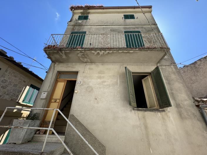 Image No.35-2 Bed House for sale