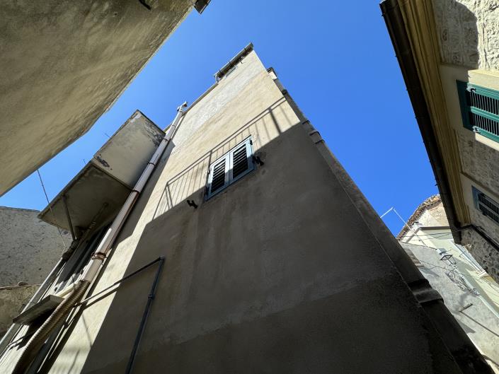 Image No.38-2 Bed House for sale