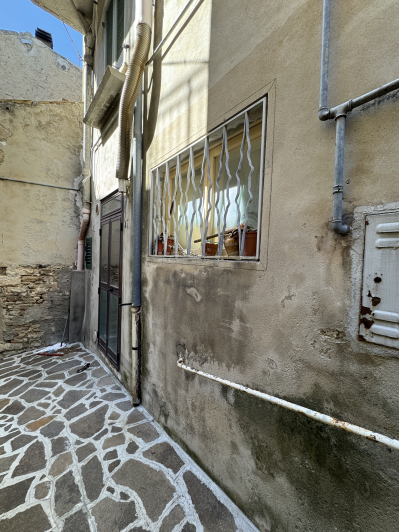 Image No.42-2 Bed House for sale