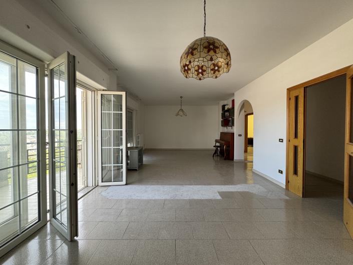 Image No.18-3 Bed Villa for sale