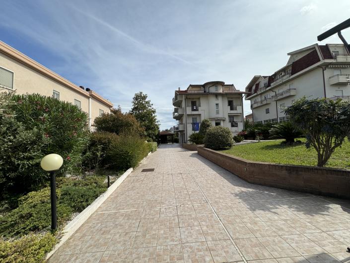 Image No.3-3 Bed Villa for sale