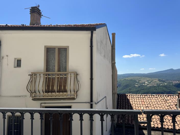 Image No.2-2 Bed Townhouse for sale