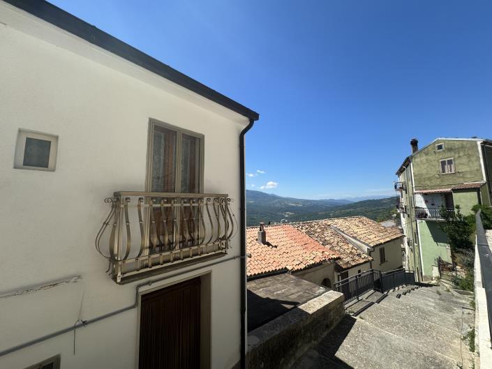 Image No.31-2 Bed Townhouse for sale