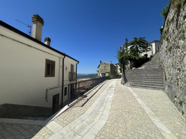 Image No.46-2 Bed Townhouse for sale