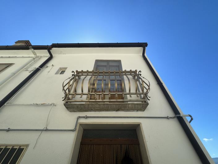 Image No.45-2 Bed Townhouse for sale