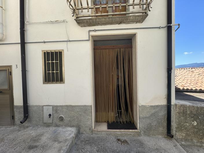 Image No.38-2 Bed Townhouse for sale