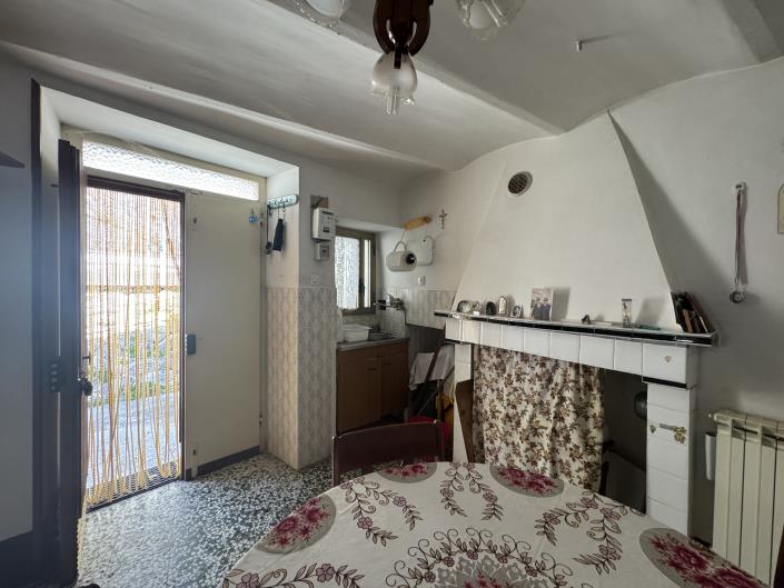 Image No.4-2 Bed Townhouse for sale