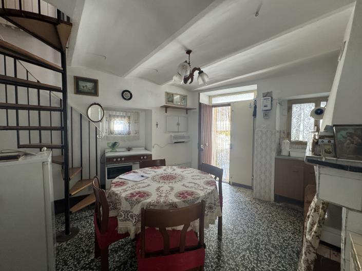 Image No.7-2 Bed Townhouse for sale