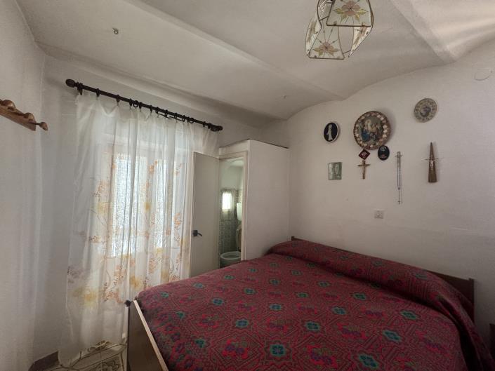 Image No.16-2 Bed Townhouse for sale