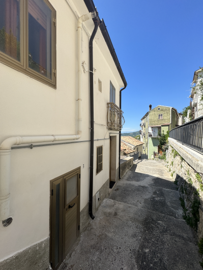 Image No.30-2 Bed Townhouse for sale