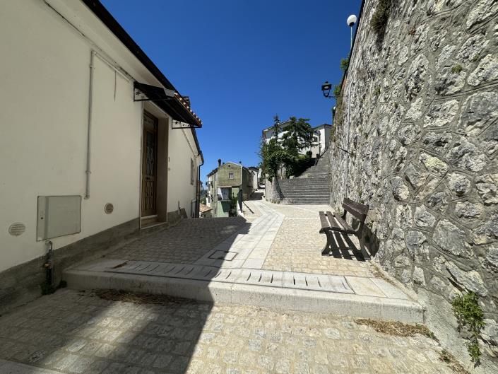 Image No.33-2 Bed Townhouse for sale