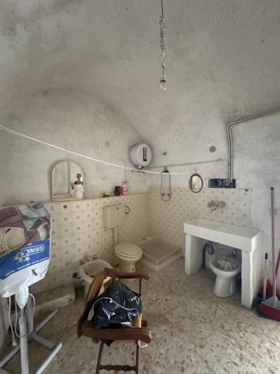 Image No.25-2 Bed Townhouse for sale