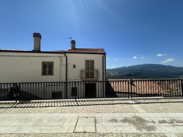 Image No.39-2 Bed Townhouse for sale