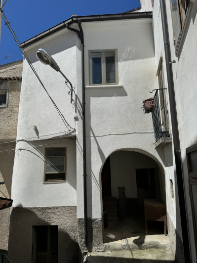 Image No.37-2 Bed Townhouse for sale