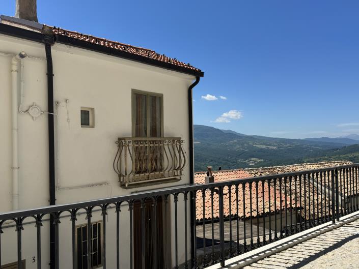 Image No.42-2 Bed Townhouse for sale