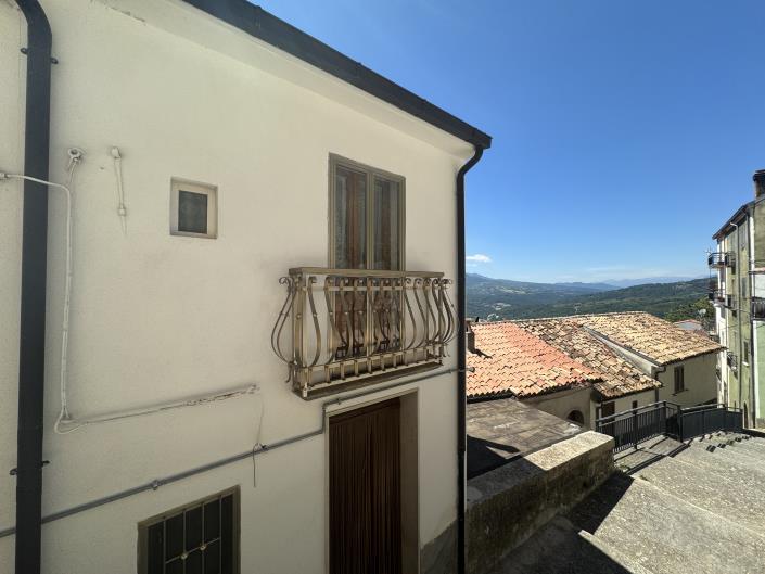 Image No.43-2 Bed Townhouse for sale