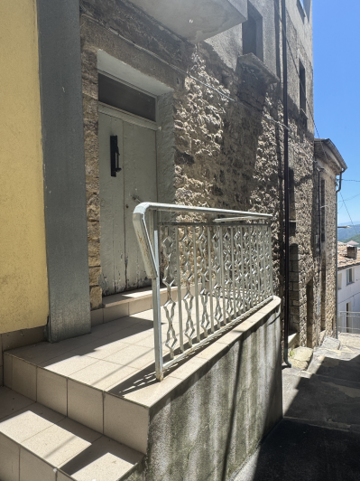 Image No.22-2 Bed Townhouse for sale