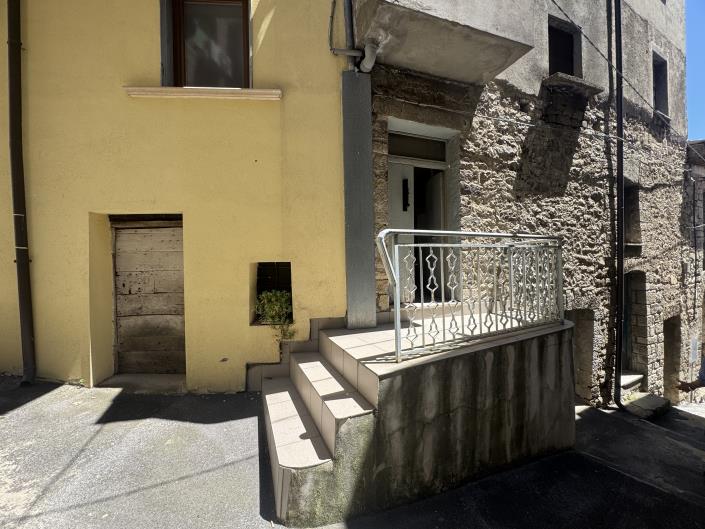 Image No.29-2 Bed Townhouse for sale