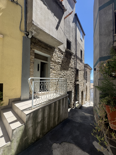 Image No.47-2 Bed Townhouse for sale
