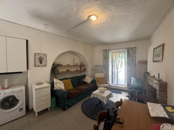 Image No.37-2 Bed Townhouse for sale