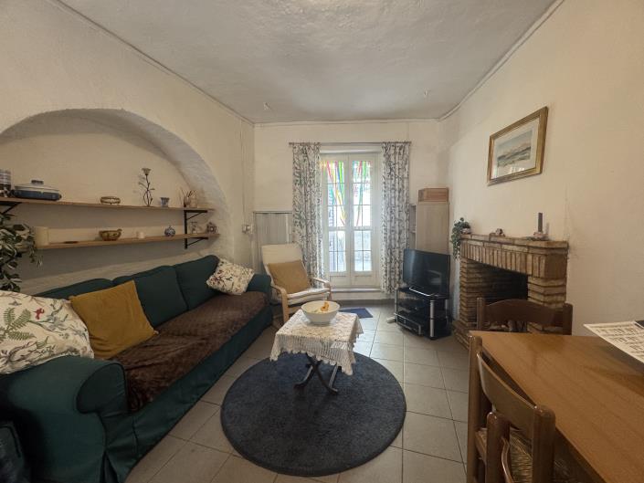 Image No.42-2 Bed Townhouse for sale