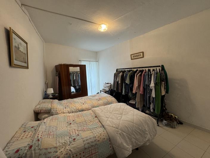 Image No.17-1 Bed Townhouse for sale