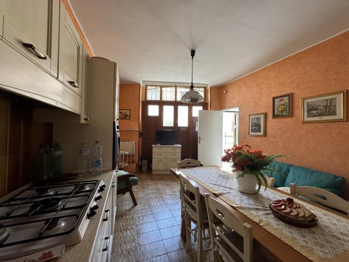 Image No.6-3 Bed Townhouse for sale