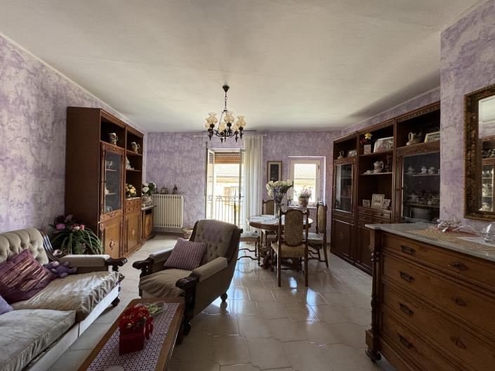 Image No.12-3 Bed Townhouse for sale