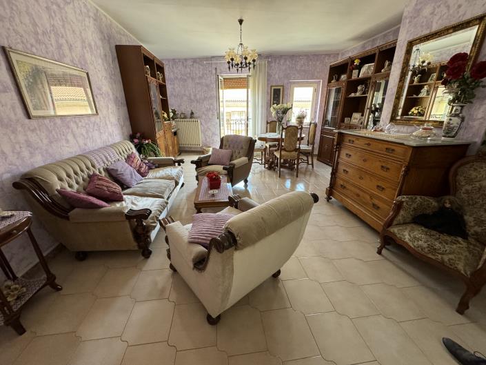 Image No.13-3 Bed Townhouse for sale