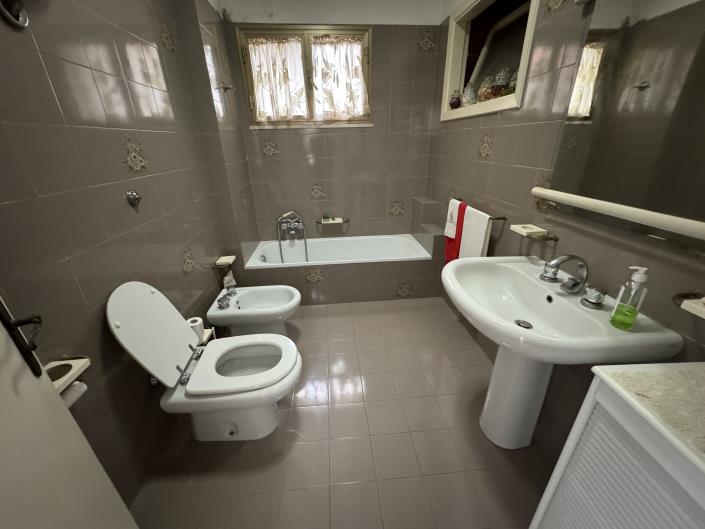 Image No.34-3 Bed Townhouse for sale