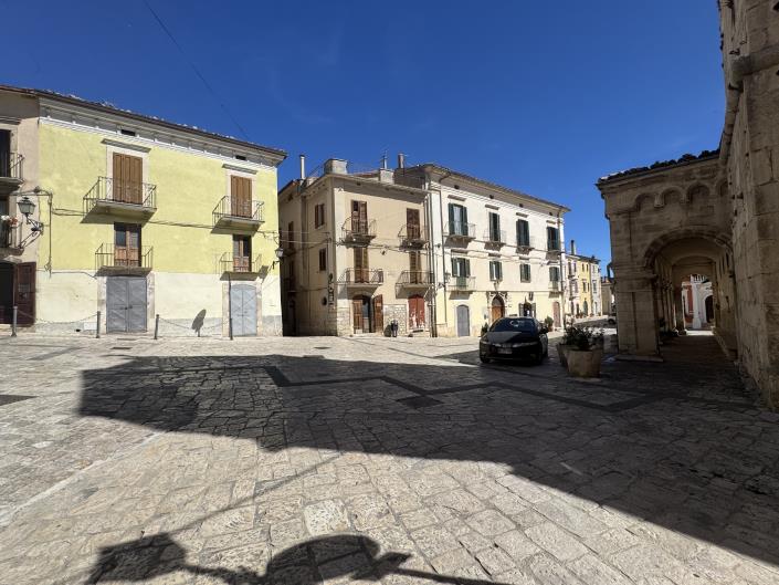 Image No.60-4 Bed Townhouse for sale